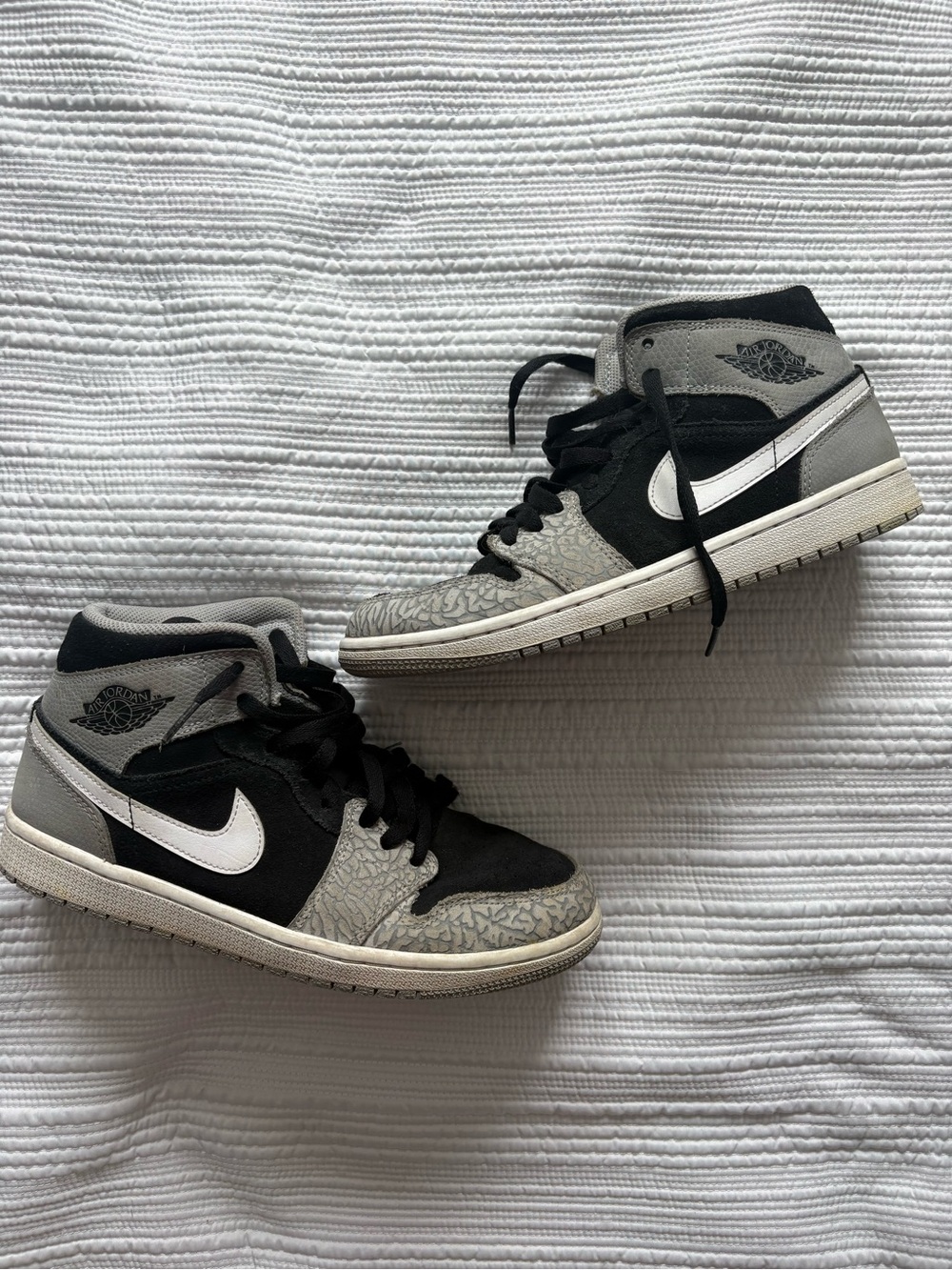 Jordan 1 Mid SE Elephant Print